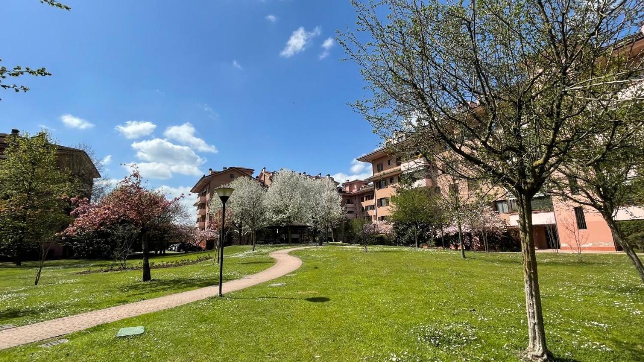 Pacy - Park City Home San Giuliano Milanese Luaran gambar