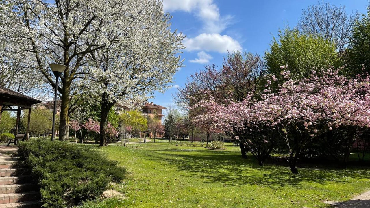 Pacy - Park City Home San Giuliano Milanese Luaran gambar